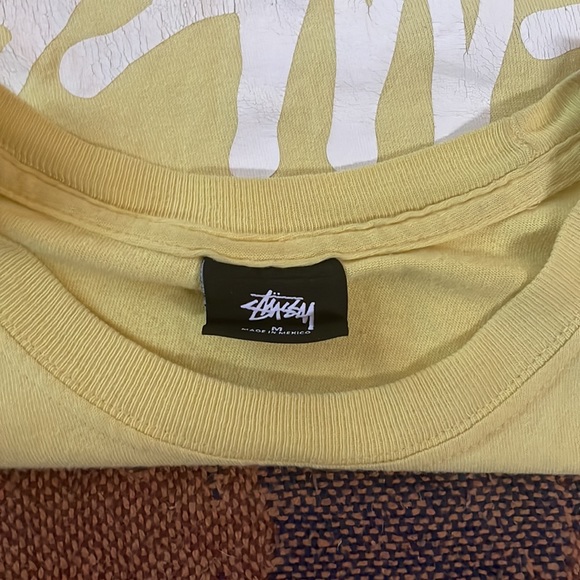 Yellow stussy tee - Picture 3 of 3